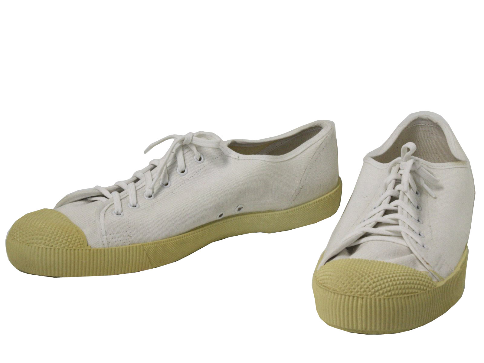 60s -Made in England- Mens white cotton duck low cut tennis shoes