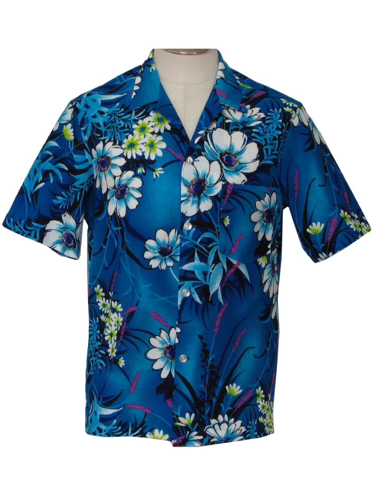 70's Vintage Hawaiian Shirt: 70s -fabric label- Mens tropical blues ...