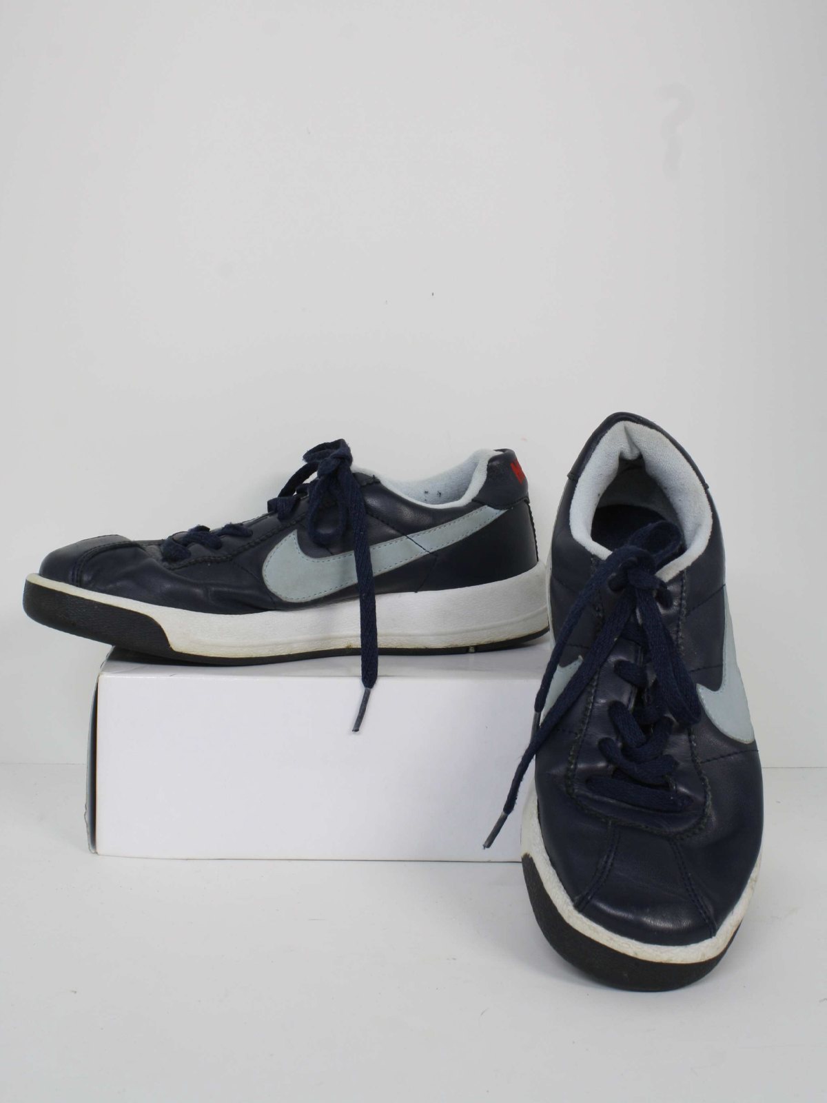 mens old school nike shoes