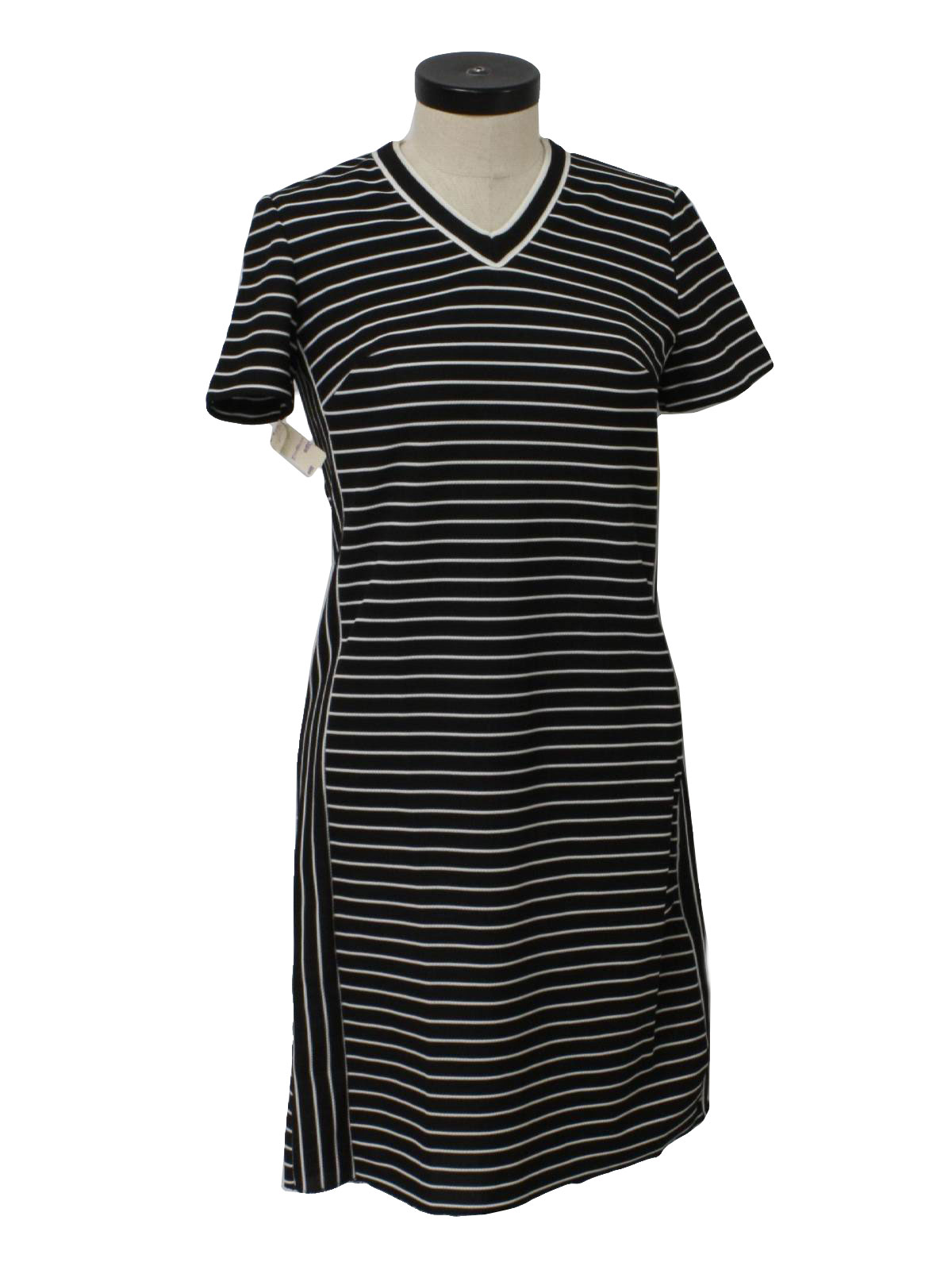 1970's Retro A-Line Dress: 70s -Verona Knits- Womens black background ...