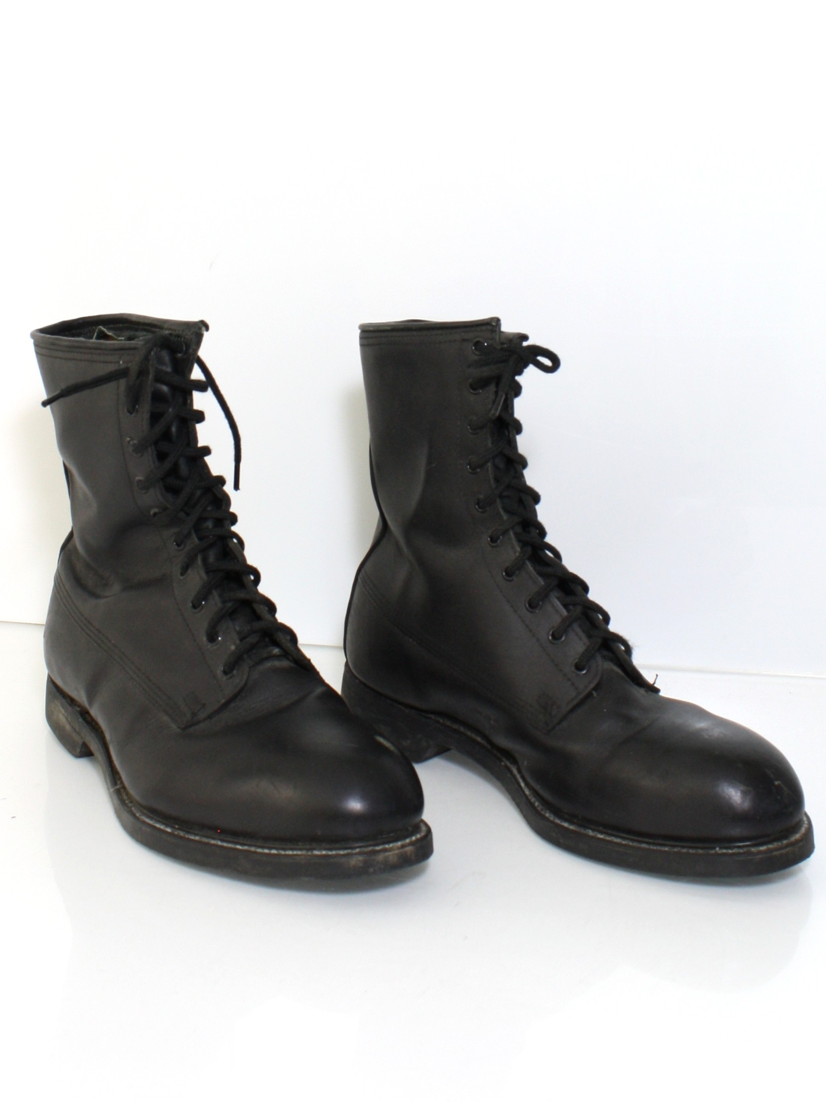 1980s Vintage Shoes: 80s -1988 dated Cove Shoe Company- Mens black ...