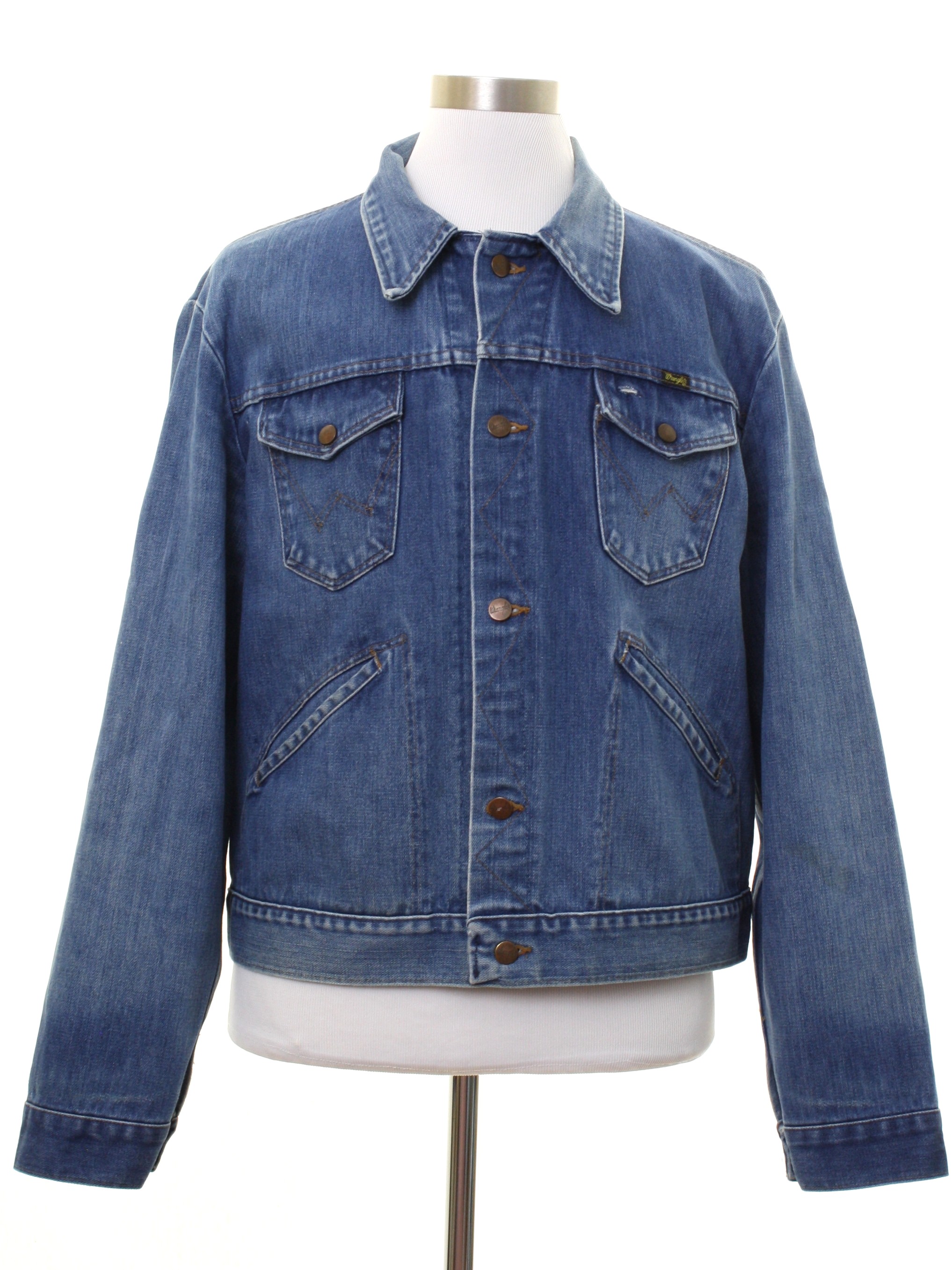 Wrangler 126MJ 70's Vintage Jacket: 70s -Wrangler 126MJ- Mens hazy blue  background cotton snap cuff longsleeve button front western denim jacket.  Classic jeans style jacket with front and back yoke, lower angled