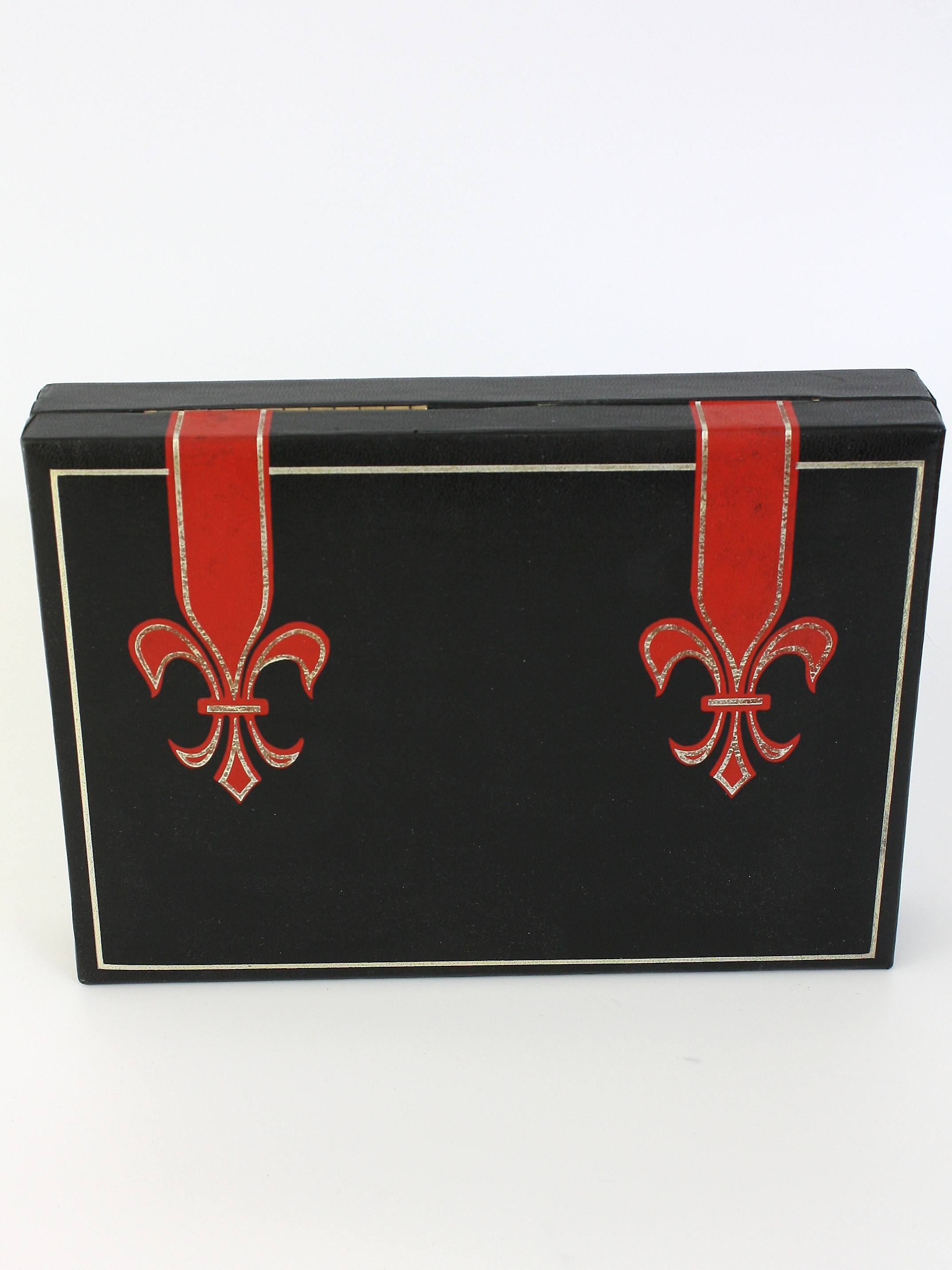 Featured image of post Fleur De Lis Jewelry Box - Wild life, bourbon street french quater mardi gras fleur de lis water meters cajun cooking hurricane katrina french market transit token.