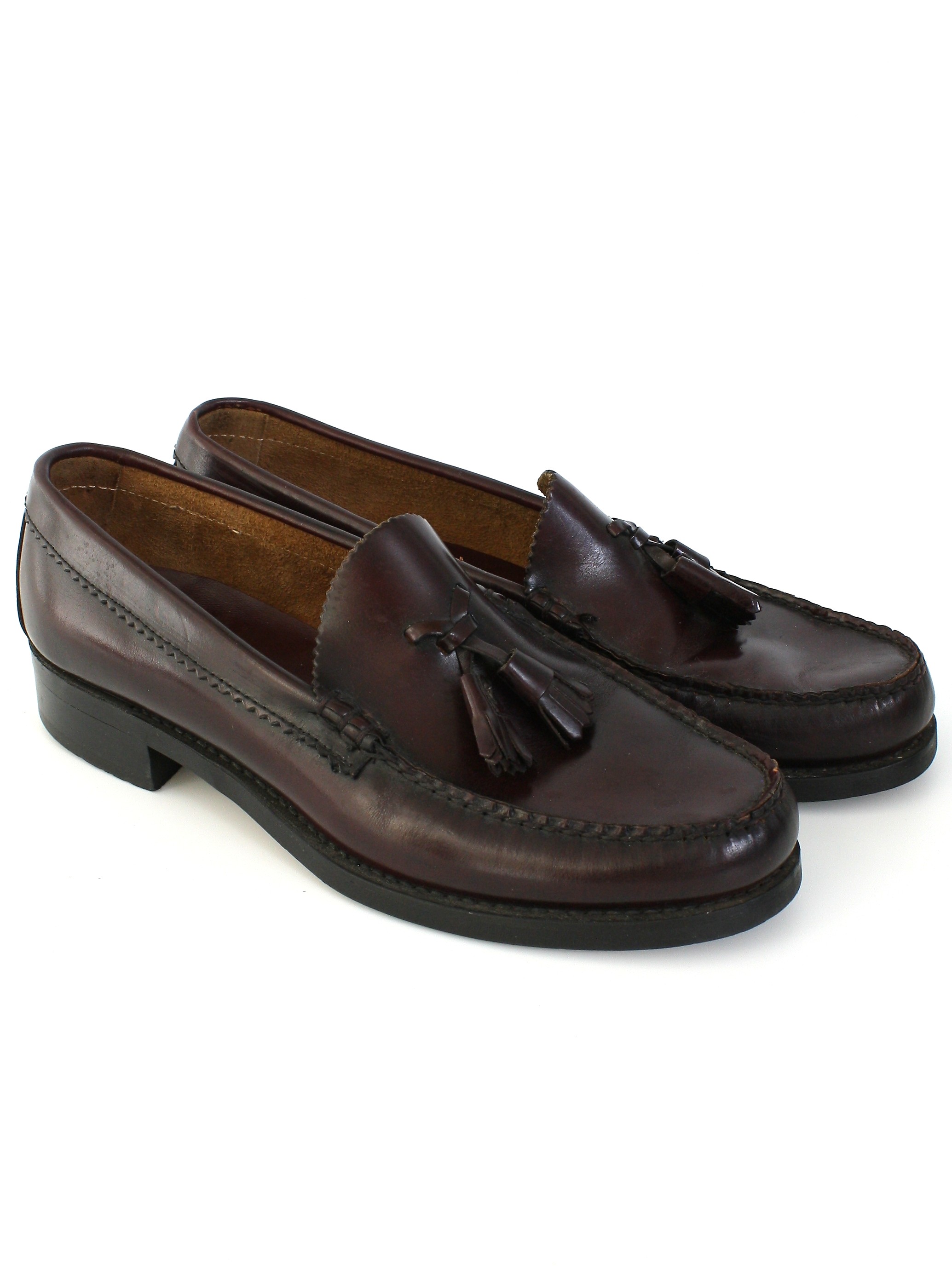 Vintage 1980 s Shoes 80s Bass Mens dark cordovan brown smooth leather tassel loafters with hand stitched moccasin front sawtooth vamp flap tassel details leather soles and rubber heels barely used a...