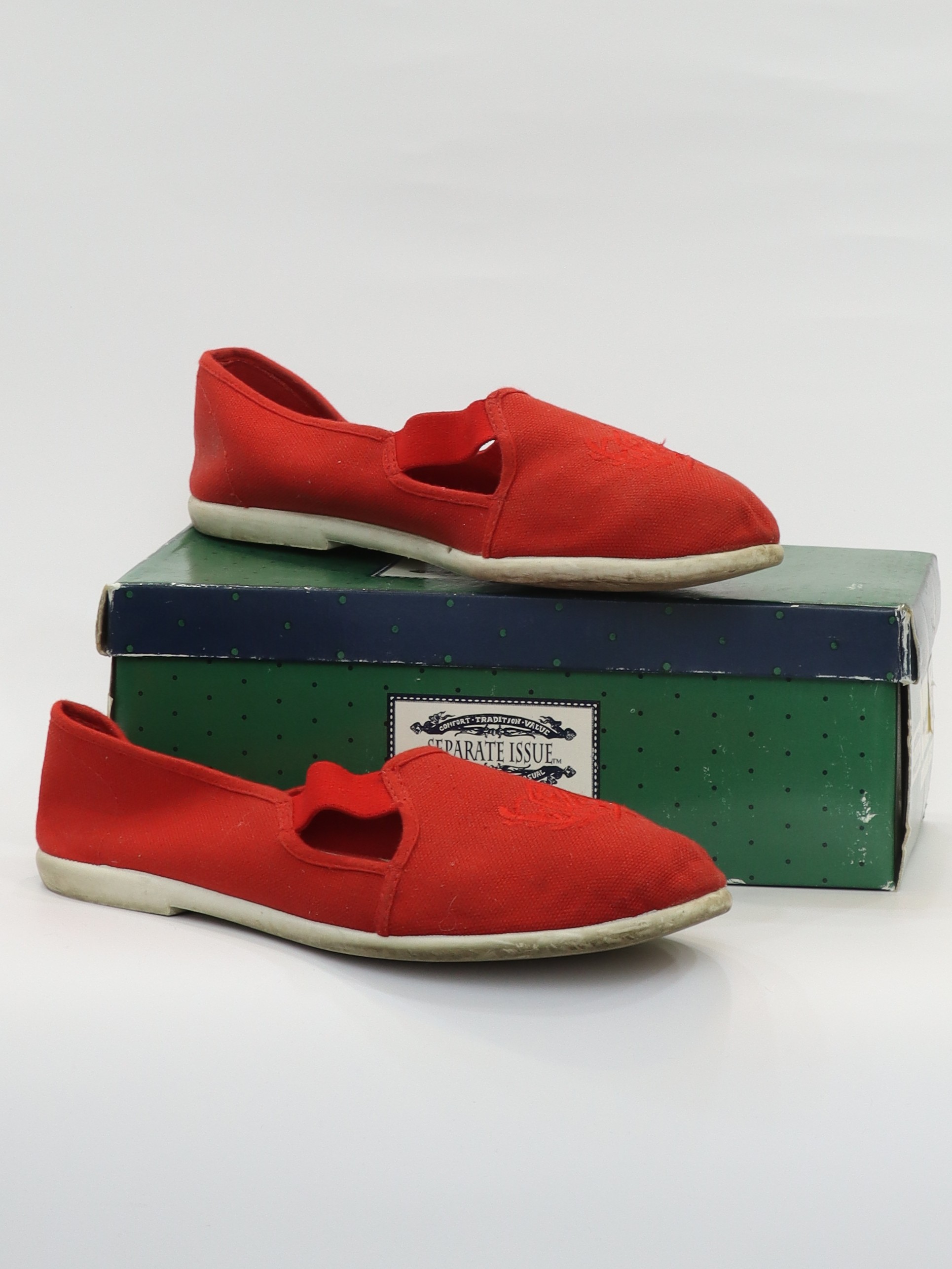 Red canvas flats deals