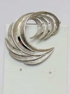 1960's Womens Accessories - Trifari Designer Brooch Pin